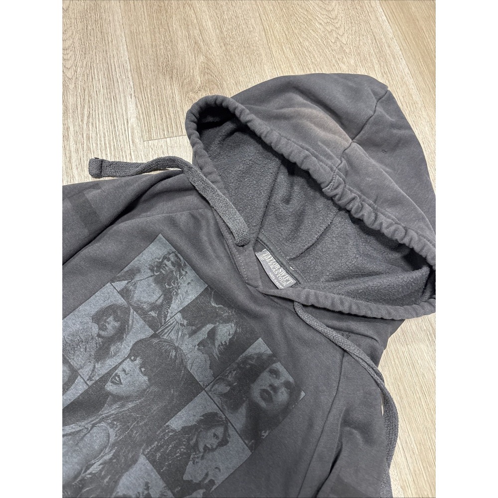 Women's Taylor Swift The Eras Tour Official Merch Hoodie Sweatshirt Swiftie M
